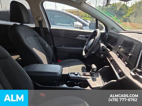 Used 2025 Kia Sportage LX FWD image 12