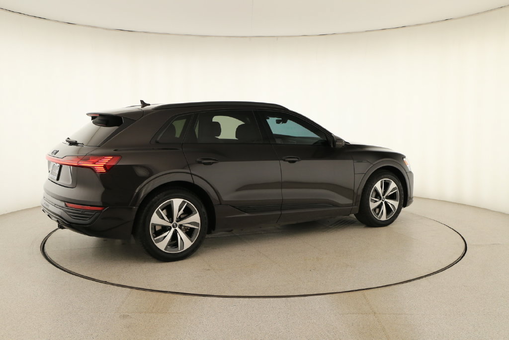 Certified 2024 Audi Q8 e-tron Premium AWD/4WD image 7