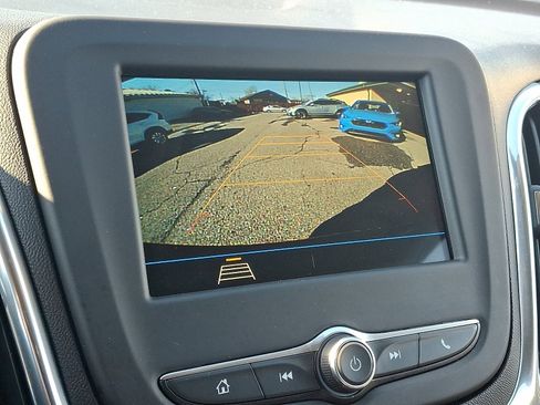 Used 2019 Chevrolet Equinox LT image 17