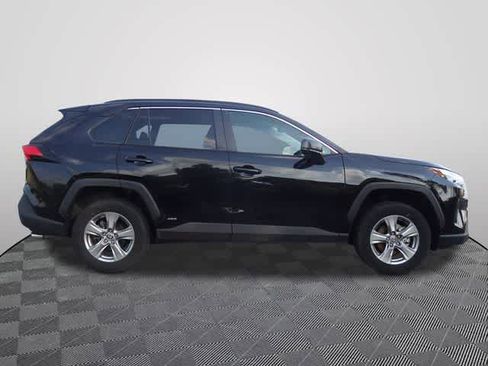 Certified 2025 Toyota RAV4 LE AWD/4WD image 4