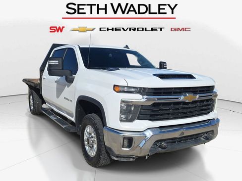 Used 2024 Chevrolet Silverado 2500 LT w/ Convenience Package AWD/4WD image 1