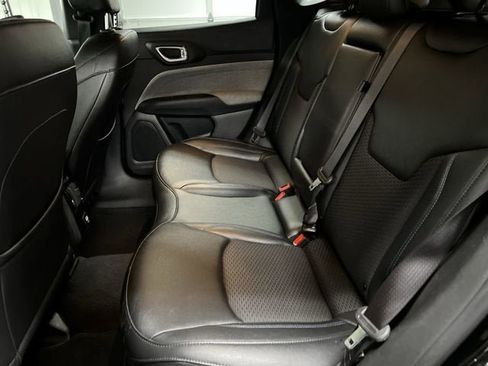 Used 2024 Jeep Compass Latitude AWD/4WD image 24