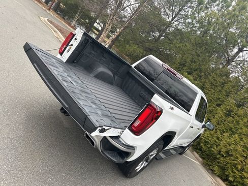 Certified 2023 GMC Sierra 1500 SLT image 27