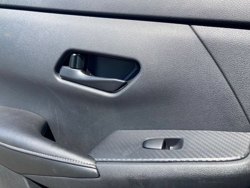 Used 2024 Nissan Sentra SV FWD image 12