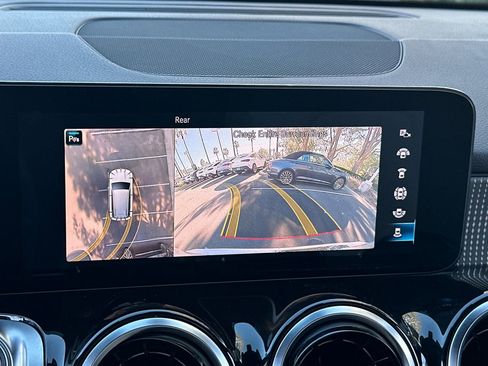 Certified 2022 Mercedes-Benz GLB 250 image 17