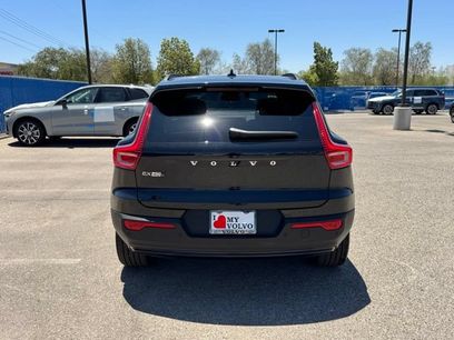 Used 2025 Volvo EX40 Core w/ Climate Package