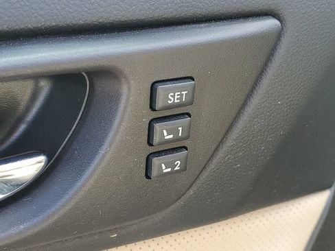 Used 2016 Subaru Outback 2.5i Limited AWD/4WD image 16