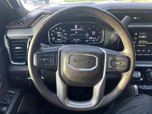 Used 2024 GMC Sierra 2500 Denali w/ Denali Reserve Package AWD/4WD image 15