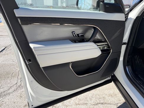 Used 2023 Land Rover Range Rover Sport SE image 8