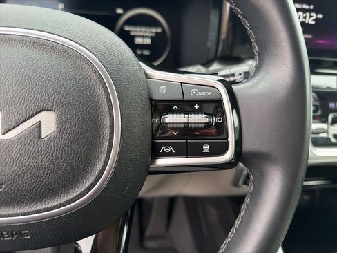 Used 2023 Kia Sorento SX image 14