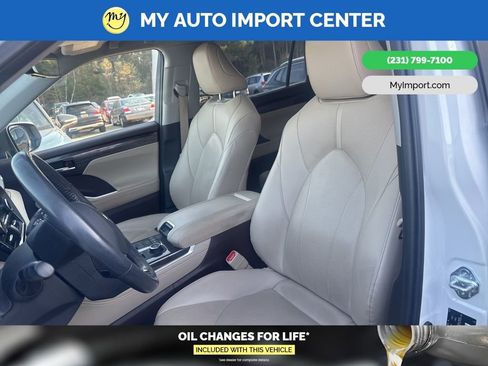 Used 2021 Toyota Highlander Limited AWD/4WD image 7