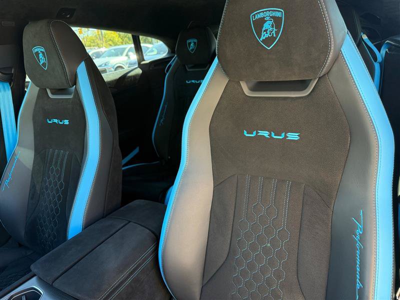 Used 2024 Lamborghini Urus Performante AWD/4WD image 17