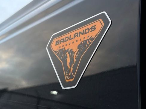New 2025 Ford Bronco Badlands image 18