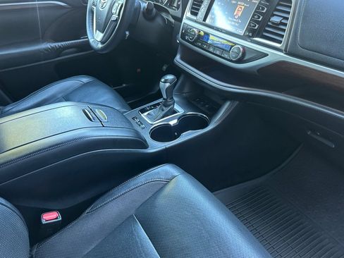 Used 2016 Toyota Highlander Limited Platinum image 20