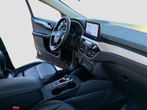 Used 2020 Ford Escape SE Sport image 5