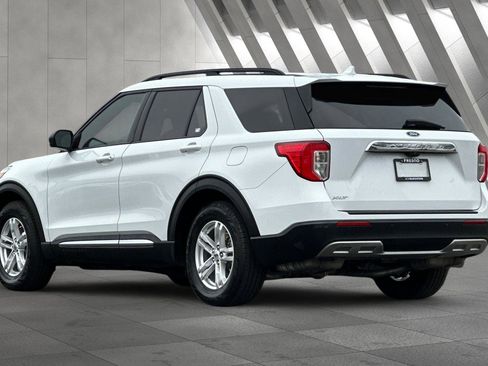 Used 2020 Ford Explorer XLT w/ Equipment Group 202A image 6