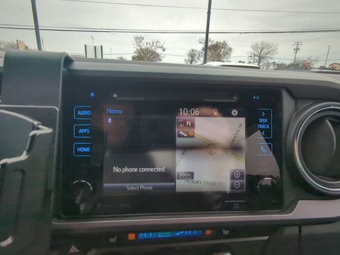 Used 2019 Toyota Tacoma TRD Off-Road w/ TRD Premium Off Road Package image 16