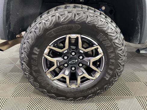Certified 2024 Chevrolet Colorado ZR2 w/ ZR2 Convenience Package III AWD/4WD image 5