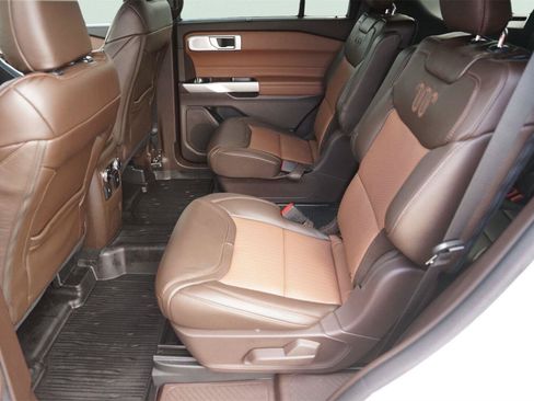 Used 2023 Ford Explorer King Ranch w/ Technology Package AWD/4WD image 13