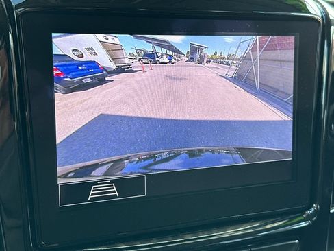Used 2020 Chevrolet Traverse LT FWD image 19