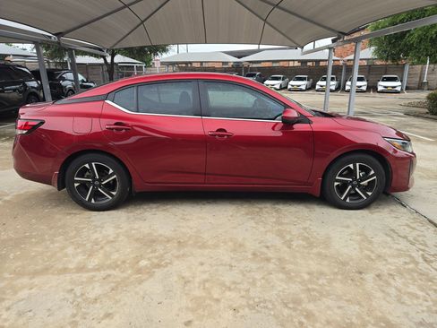 Used 2025 Nissan Sentra SV FWD image 2