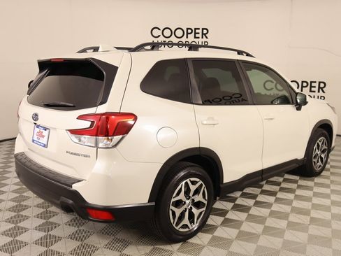 Used 2022 Subaru Forester Premium image 21