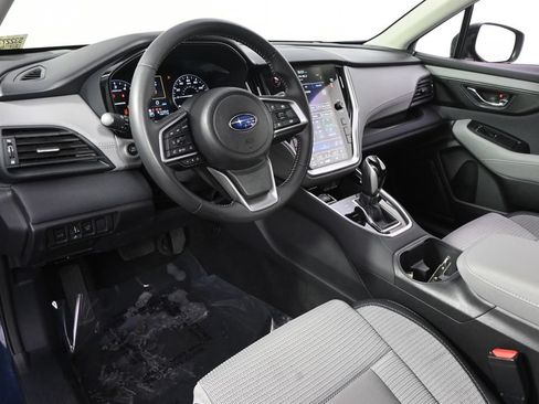 Used 2025 Subaru Outback Premium AWD/4WD image 11