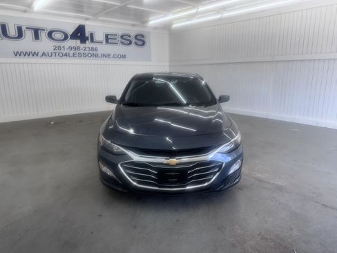 Used 2020 Chevrolet Malibu LT image 2