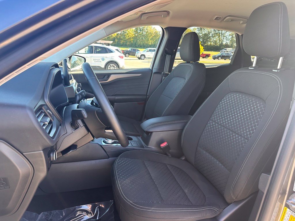 Used 2023 Ford Escape Active AWD/4WD image 5