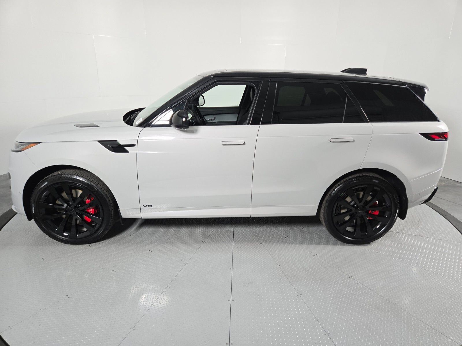New 2026 Land Rover Range Rover Sport Dynamic SE AWD/4WD image 35