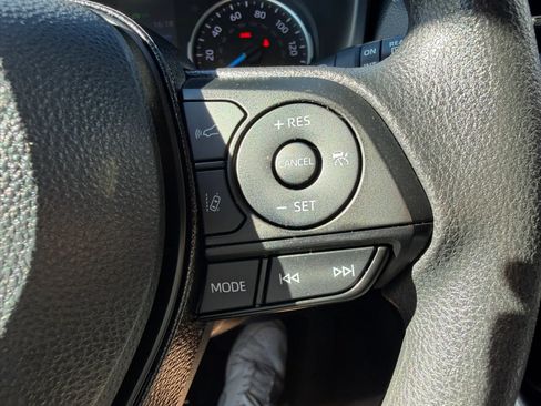 Used 2021 Toyota RAV4 XLE AWD/4WD image 15