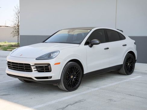 Used 2021 Porsche Cayenne Coupe image 4