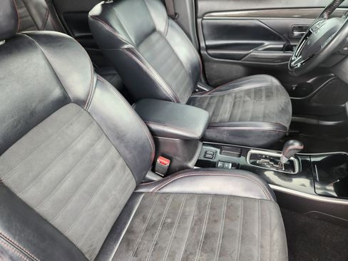 Used 2020 Mitsubishi Outlander LE FWD image 10