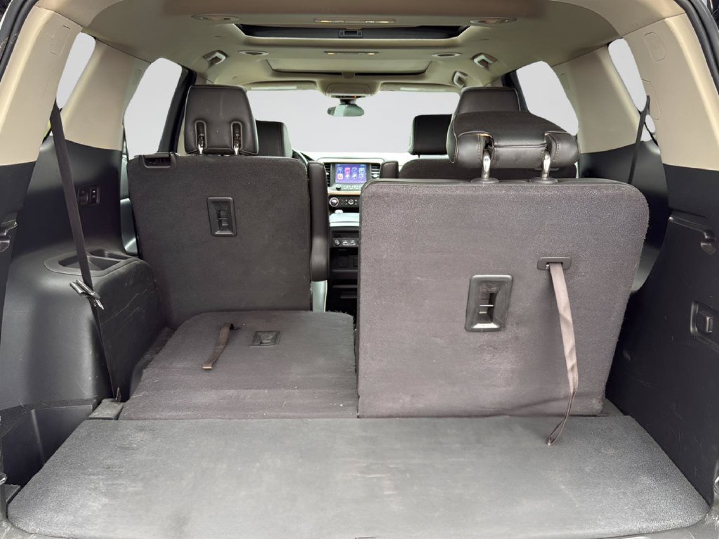 Used 2017 GMC Acadia Denali w/ Technology Package FWD image 32
