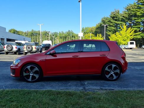 Used 2017 Volkswagen GTI SE FWD image 6