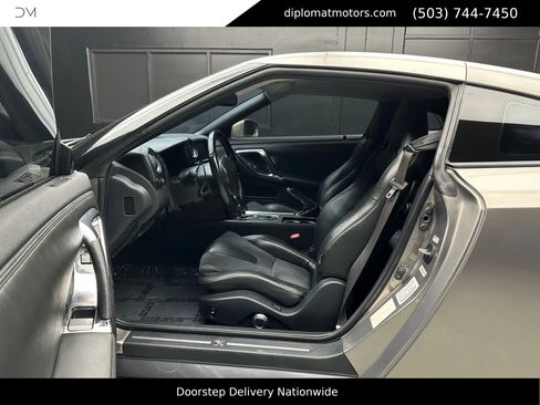 Used 2009 Nissan GT-R Premium image 18