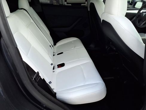 Used 2025 Tesla Model Y Long Range RWD image 27