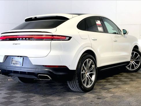 Used 2024 Porsche Cayenne Coupe image 7
