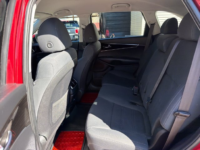 Used 2020 Kia Sorento LX AWD/4WD image 25
