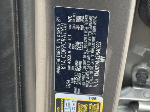 Used 2025 Kia Soul LX w/ LX Technology Package FWD image 10