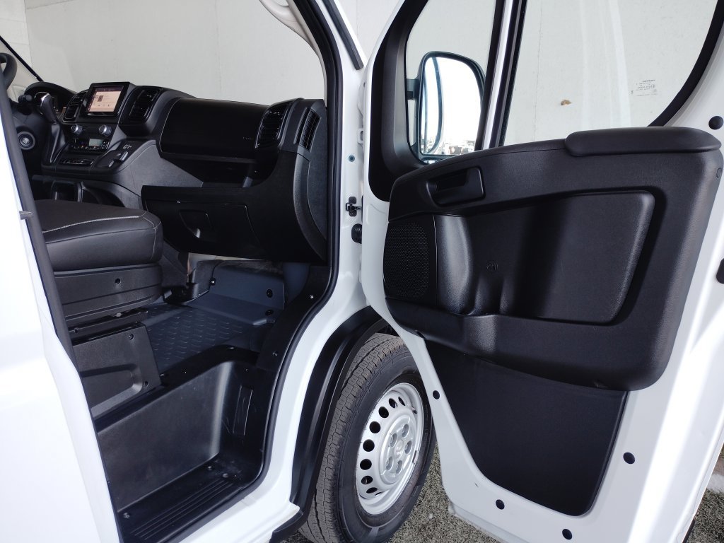 Used 2024 RAM ProMaster 2500 w/ Convenience Group FWD image 10