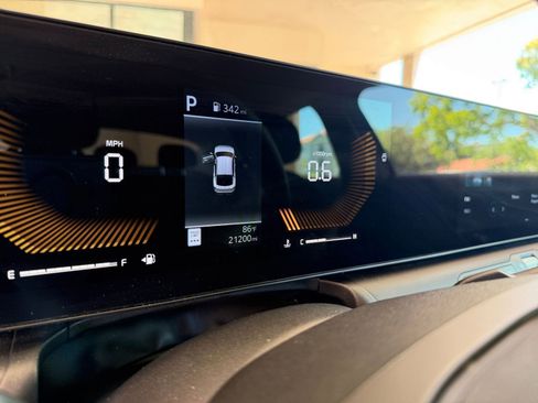 Used 2025 Kia K4 LXS FWD image 39