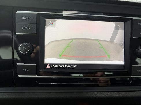 Certified 2023 Volkswagen Jetta SE FWD image 18