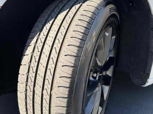 Used 2021 Chrysler Pacifica Touring w/ S Appearance Package image 14