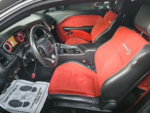 Used 2017 Dodge Challenger SRT Hellcat RWD image 2