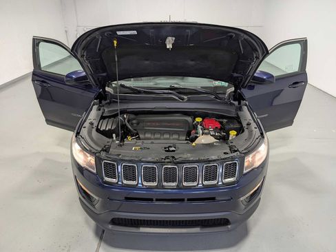 Used 2020 Jeep Compass Latitude w/ Cold Weather Group AWD/4WD image 13