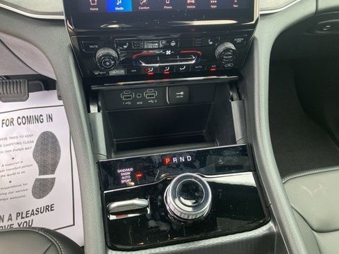 New 2025 Jeep Grand Cherokee L Limited image 18