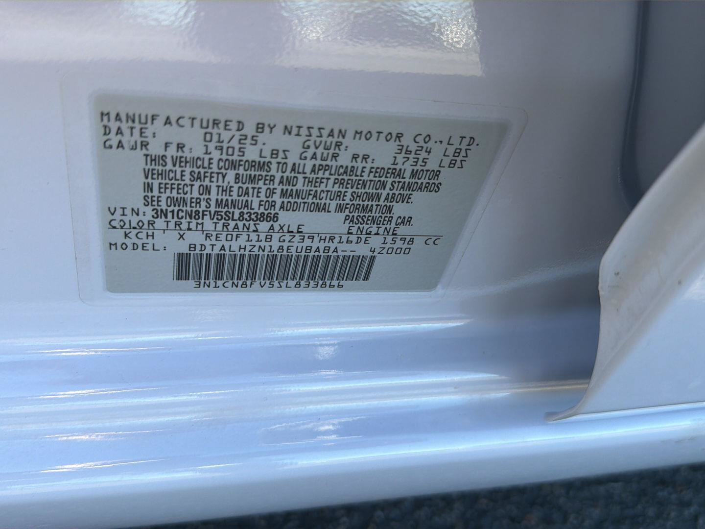 Used 2025 Nissan Versa SR FWD image 39