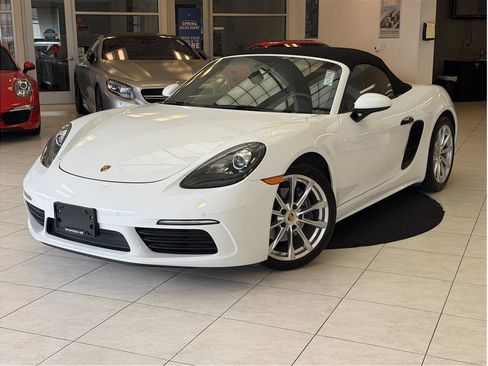 Used 2019 Porsche 718 Boxster image 2