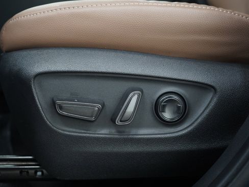 Used 2024 Toyota Grand Highlander AWD Hybrid image 30